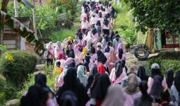 Srikandi Ganjar Lampung Gelar Kegiatan Jalan Sehat - JPNN.com