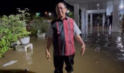 Banjir Rob Terparah Melanda Inhil, Rumah Bupati pun Terendam, Lihat - JPNN.com