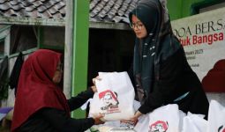 Sukarelawan Ganjar Muda Padjajaran Gelar Bazar Sembako Murah di Ciamis - JPNN.com