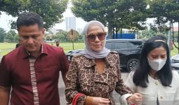 Venna Melinda Tiba di Polda Jatim, Mau Berdamai dengan Ferry Irawan? - JPNN.com