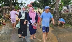 Kakankemenag Manado Meninjau Lokasi Banjir Bandang, Bawa Bantuan untuk Para Korban  - JPNN.com