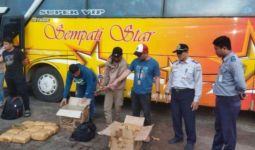 30 kg Ganja Rencananya Dikirim ke Bandung, Polisi Langsung Mengendus - JPNN.com