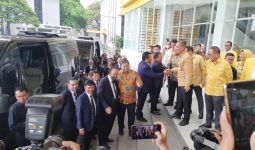 Surya Paloh Datangi Golkar, Lihat Ada Menteri Jokowi yang Dibawa, Siapa? - JPNN.com