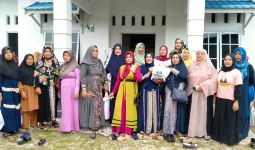 Mak Ganjar Gelar Haul Guru Sekumpul Bersama Ibu Pengajian di Pulang Pisau - JPNN.com