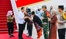 Jokowi Tinggalkan Jakarta pada Rabu Pon, Lihat Siapa Menteri yang Mendampingi - JPNN.com
