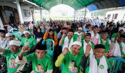 Santrine Abah Ganjar Merajut Silaturahmi Bersama Santri dan Ulama di Bondowoso - JPNN.com