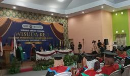 Selamat! Perguruan Tinggi Gratis di Lombok Tengah Gelar Wisuda Perdana - JPNN.com