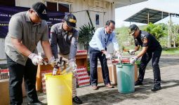 Bea Cukai Bali Nusra Musnahkan Minuman Beralkohol dan Rokok Ilegal, Jumlahnya Wow - JPNN.com