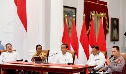 Jokowi Kumpulkan Jaksa Agung, Kapolri, dan Ketua KPK di Istana, Ada Apa? - JPNN.com