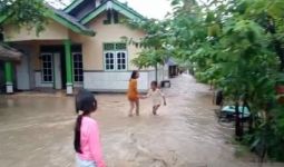Banjir di Sekotong Lombok Barat Tewaskan Seorang Bocah 8 Tahun - JPNN.com