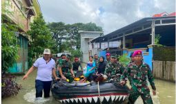 TNI AL Kerahkan Personel untuk Evakuasi Korban Banjir di Sulsel - JPNN.com