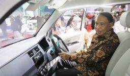 Datang ke IIMS 2023, Menpora Zainudin Amali Beri Pujian Buat Mobil Esemka - JPNN.com