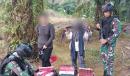 Prajurit TNI Curiga, 2 Orang yang Melintasi Jalur tak Resmi Perbatasan Diperiksa, Hasilnya - JPNN.com