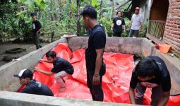 Ganjar Milenial Banten Ajak Masyarakat Budi Daya Ikan Untuk Tingkatkan Perekonomian - JPNN.com