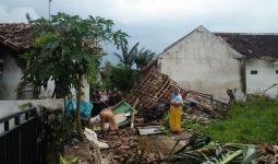 Angin Puting Beliung di Jember, 3 Warga Terluka, Puluhan Rumah Rusak - JPNN.com