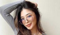 Putri Setiawan Berbagi Tips Make Up Sederhana dan menarik - JPNN.com