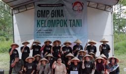 Maksimalkan Lahan Gambut, Ganjar Muda Padjajaran Membina Kelompok Tani di Garut - JPNN.com