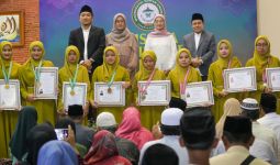 9 Santri di Rumah Gus Muhaimin Diwisuda Hafal Al-Qur'an - JPNN.com