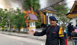 Polisi Selidiki Penyebab Gedung MPP Pekanbaru Kebakaran di Hari Libur - JPNN.com