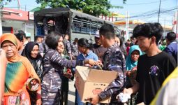TNI AL Fasilitasi Bantuan Sosial Kepada Korban Kebakaran Depot Pertamina Plumpang - JPNN.com