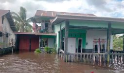 Banjir Merendam Ratusan Rumah Warga di Singkawang - JPNN.com
