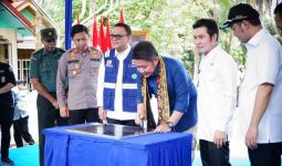 Gubernur Herman Deru Resmikan Jembatan Ayek Bayau Lintang Kanan - JPNN.com