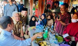 Jokowi Kunjungi Pasar di Blora bersama Ganjar, Hari Ini Tak Ada Prabowo - JPNN.com