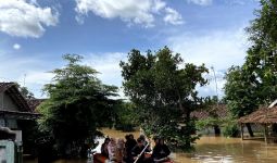 Srikandi Ganjar Bantu Korban Banjir di Lampung Utara - JPNN.com