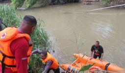 Bocah 3 Tahun yang Dilaporkan Hilang Ditemukan Sudah Tak Beryawa di Sungai - JPNN.com