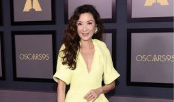 Michelle Yeoh Cetak Sejarah di Ajang Piala Oscar 2023 - JPNN.com
