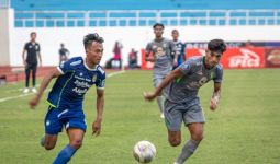 Persib Tahan Imbang Persebaya 2-2, Luis Milla Puji Robi Darwis - JPNN.com