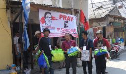 Sukarelawan Sandi Uno Beri Bantuan kepada Korban Kebakaran di Plumpang - JPNN.com