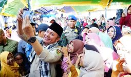 Hadiri Isra Mikraj di Desa Kutapandan, Gubernur Herman Deru Sampaikan 2 Pesan Penting - JPNN.com