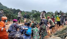 Pencarian Korban Longsor di Serasan Disetop, Bupati Natuna: Kami Memohon Maaf - JPNN.com