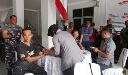 Masyarakat Surabaya Antusias Mengikuti Suntik Vitamin C Gratis Moeldoko Center - JPNN.com