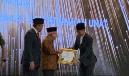 Asrorun Niam Sholeh Raih Penghargaan BAZNAS AWARD 2023 - JPNN.com