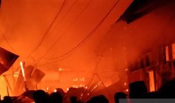 Kebakaran Besar di Kampung Bugis Kota Sorong - JPNN.com