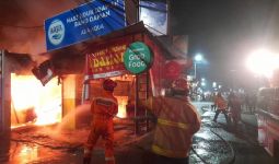 Rumah Makan, Kios Hingga Mobil Terbakar di Bekasi, Kerugian Rp 1 Miliar - JPNN.com