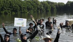 Epson Indonesia Tanam 6.000 Pohon dan Rehabilitasi Mangrove - JPNN.com