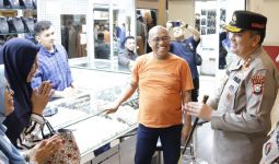 Datangi Pusat Perbelanjaan, Irjen Iqbal Ingin Berikan Rasa Aman kepada Masyarakat saat Ramadan - JPNN.com