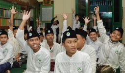 SDG Gelar Kreasi Santri Untuk Meriahkan Ramadan di Ponpes Al-Aqsha - JPNN.com