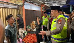 Pimpin Patroli Kamtibmas, Irjen Iqbal Berkata Begini kepada Pedagang Pasar - JPNN.com