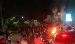 Demo UU Cipta Kerja di Makassar, Mahasiswa dan Warga Saling Serang - JPNN.com