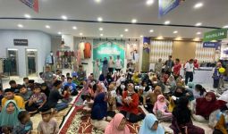 Ria Busana Mauk Menggelar Safari Ramadan, Berbagi dengan Anak Yatim Piatu - JPNN.com