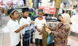 Garudafood Mengajak Anak-Anak Yatim Berbelanja Kebutuhan Lebaran  - JPNN.com