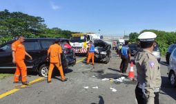 Kecelakaan Beruntun di Tol Palikanci, Satu Orang Meninggal Dunia - JPNN.com