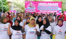 Wanita Nelayan Sadulur Ganjar Ciptakan Rumah Produksi Keripik Kelapa - JPNN.com