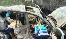 Mazda CX5 Terbakar di Tol Tangerang-Jakarta, Sopir Tewas - JPNN.com