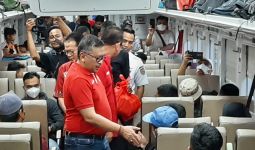 PDIP Lepas Kereta Mudik Gratis Rute Jakarta-Semarang-Surabaya di Stasiun Senen - JPNN.com