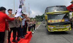 Irjen M Iqbal Berangkatkan Ratusan Masyarakat Riau Mudik Gratis, Alhamdulillah - JPNN.com